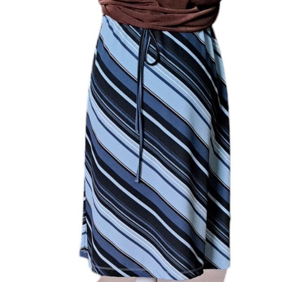 GAP WOMEN'S STRIPED BLUE SUMMER DRESS SIZE MEDIUM WITH DRAWSTRING. - Picture 1 of 8